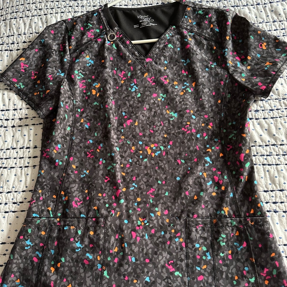 Cherokee Infinity multicolor Scrub top - X SMALL